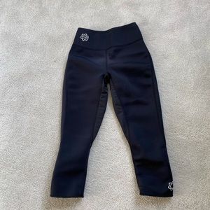 🏷 Final Clearance Ends 3/31: Zaggora Women Hot Pants Capri Black Size S